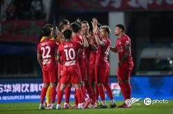 赛地聚焦——欧联冲刺阶段热度飙升；广州队豪取连胜；气氛紧张；轮换策略成焦点的简单介绍